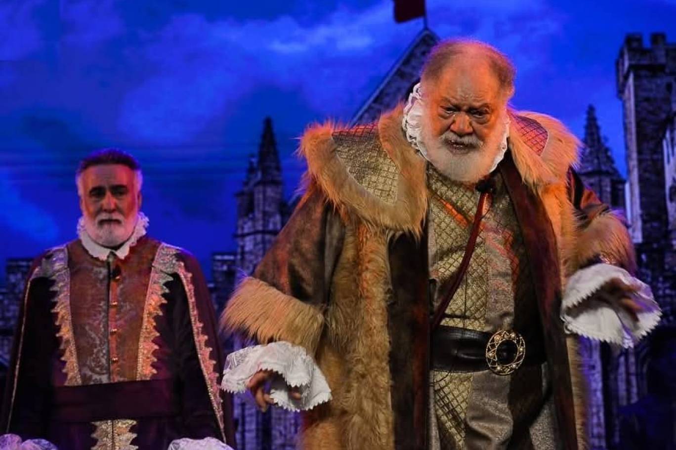 العرض المسرحي "الملك لير"