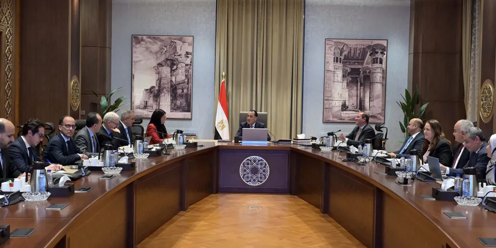 رئيس الوزراء يتابع جهود إصلاح وإعادة هيكلة