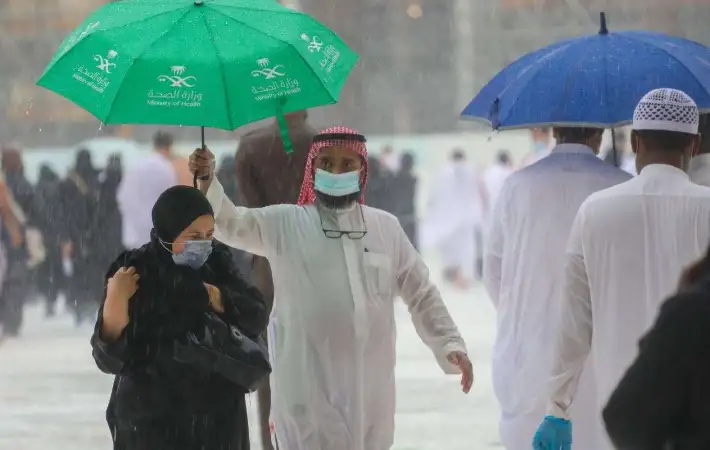 أمطار غزيرة ورياح شديدة تضرب الرياض ومحافظاتها الخميس
