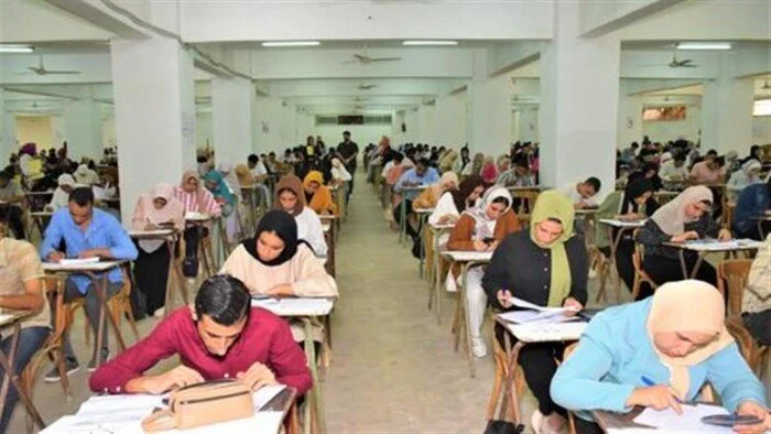امتحانات نهاية العام الجامعي
