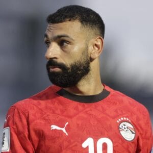منتخب مصر يتحرك لتجهيز محمد صلاح لموقعة البرازيل